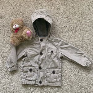 Gently worn Girl’s utility jacket from Old Navy  Size 2T